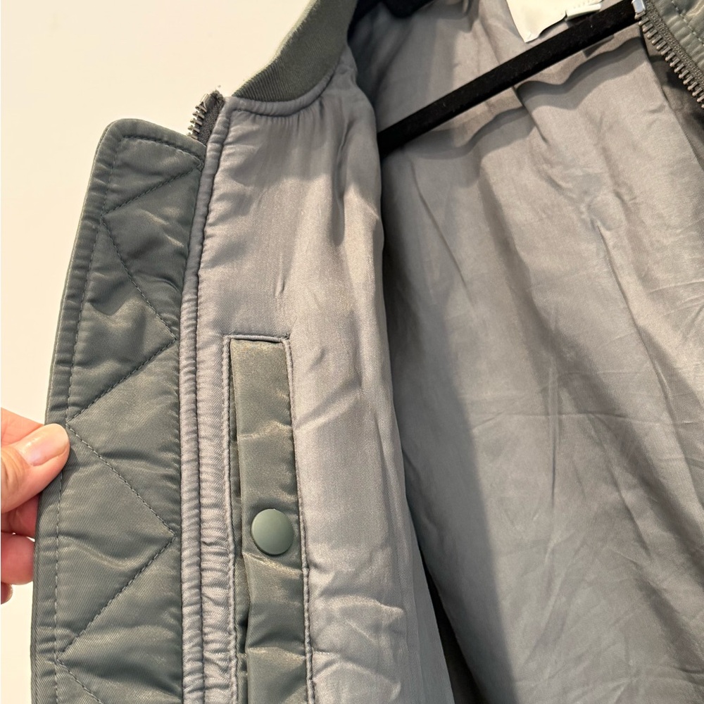 Banana Republic Dark Green Bomber Jacket. Unisex. Size M. - Picture 4 of 6
